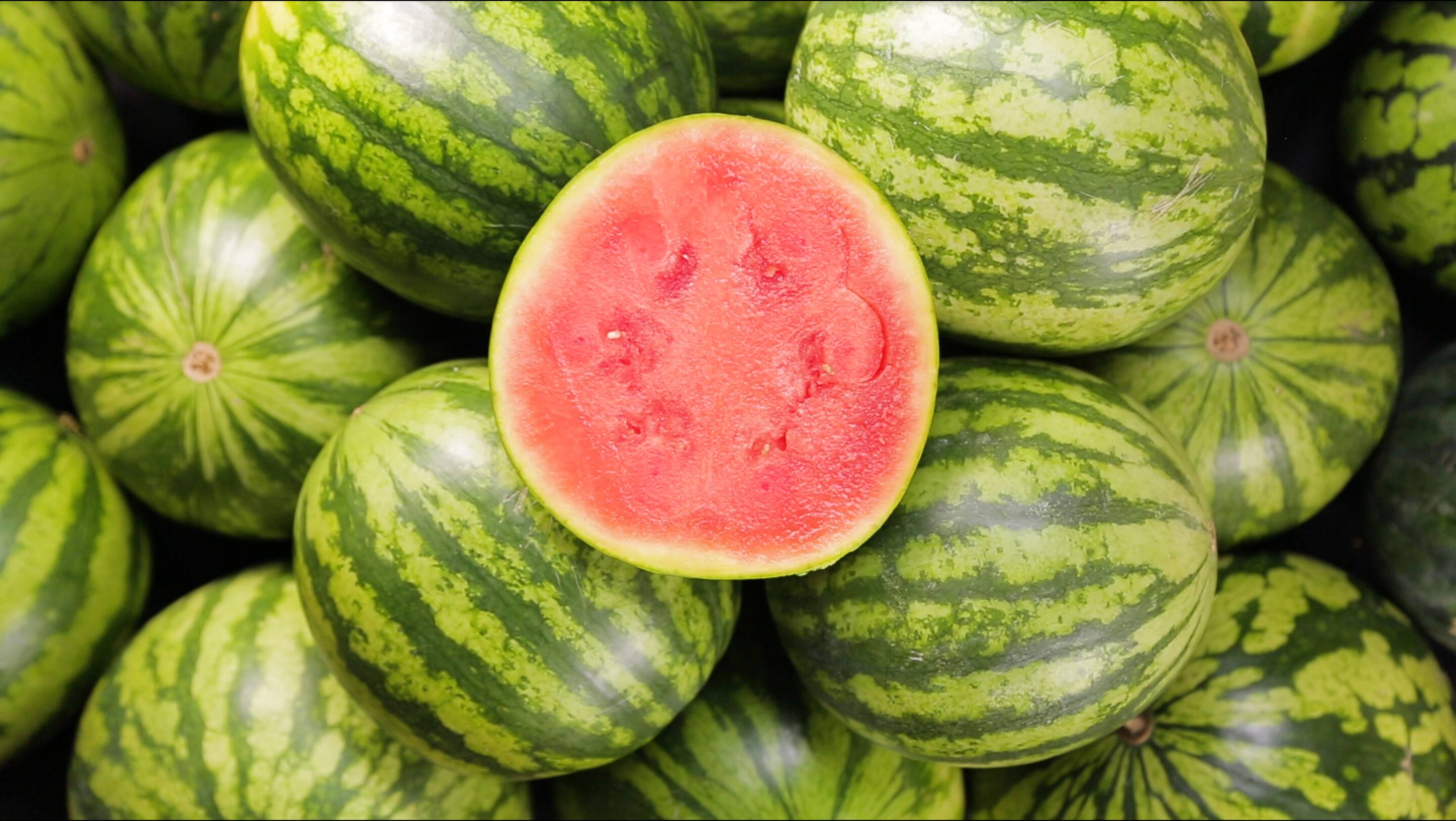 Wassermelonen Diät Wieviel Nimmt Man Ab Wassermelone: Wissenswertes rund um den süßen Durstlöscher | EDEKA