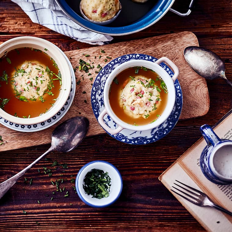 Speckknödel Suppe