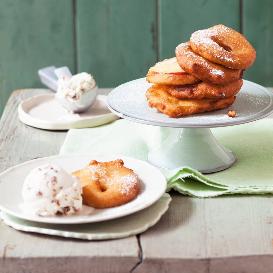 Apfelbeignets mit Walnusseis - Rezept | EDEKA