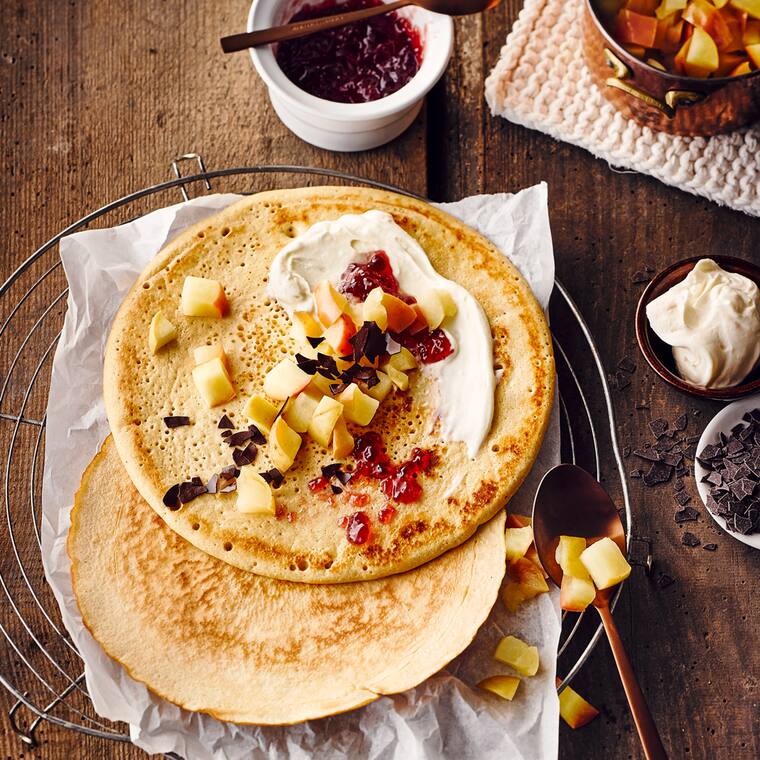 Apfelpfannkuchen mit Creme