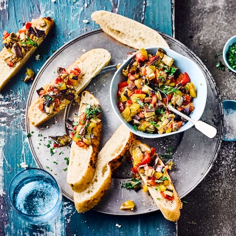 Bunter Auberginensalat