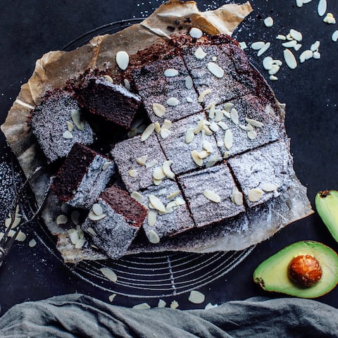 Avocado-Brownies mit Mandeln 