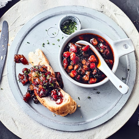 Ein Genuss für Feinschmecker: Herzhafter Bacon-Jam – ob als herzhafte Idee zum Frühstück oder als Dip zu Fleisch.