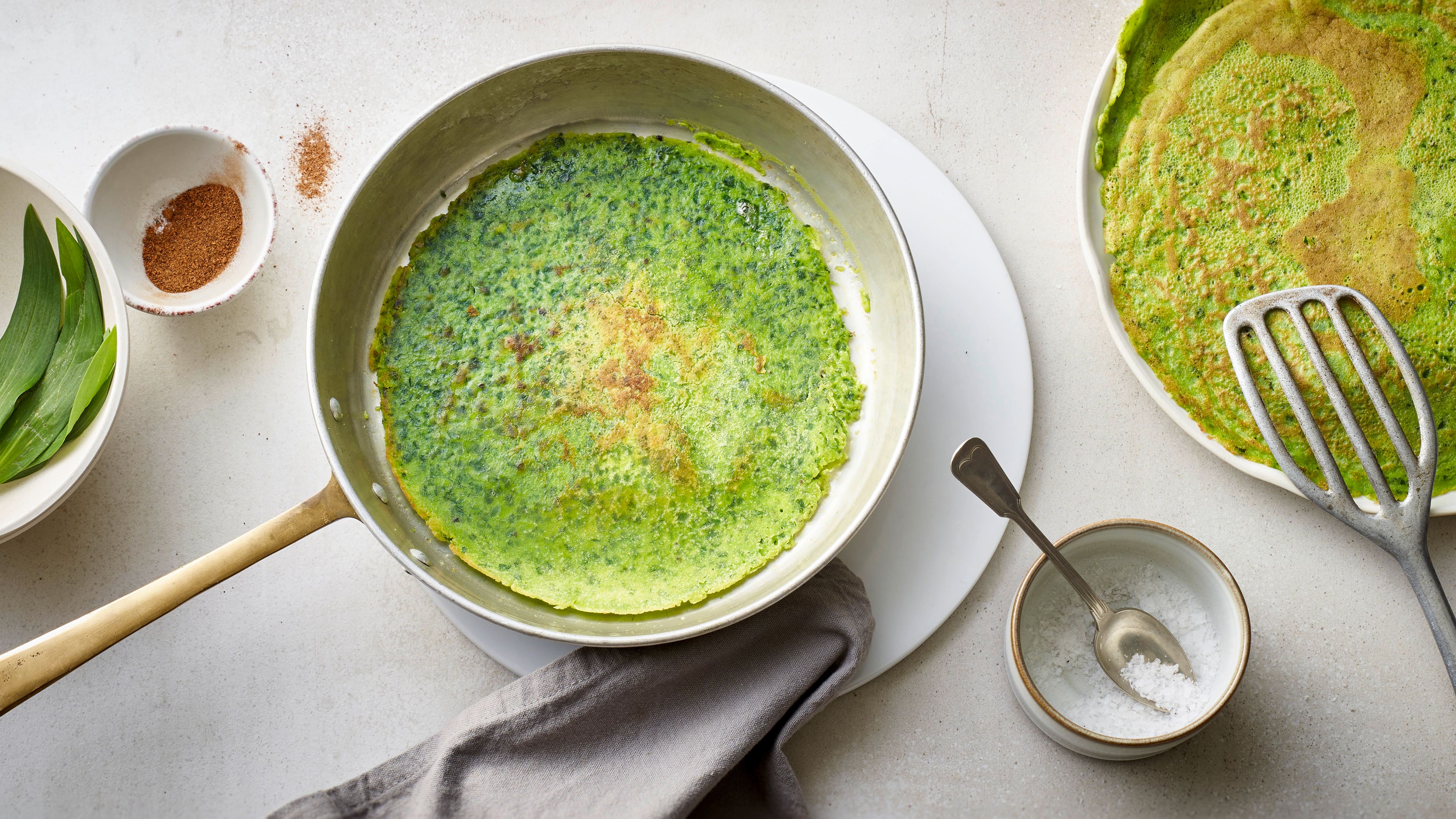 Bärlauch-Pfannkuchen - Rezept | EDEKA Bärlauch-Pfannkuchen - Rezept | EDEKA