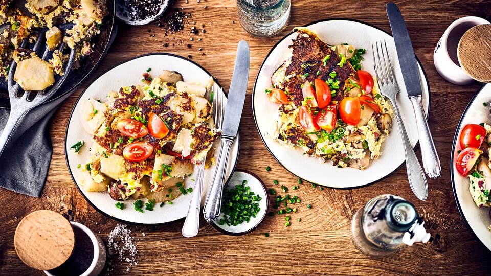 Kennen Sie schon Topinamburg? Die süße Alternative zur Kartoffel wird auch als Wunderknolle bezeichnet. Und sie schmeckt köstlich in unserem Bauernfrühstück mit Topinambur. 