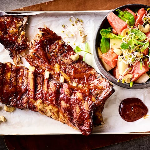 BBQ Ribs mit Melonensalat 