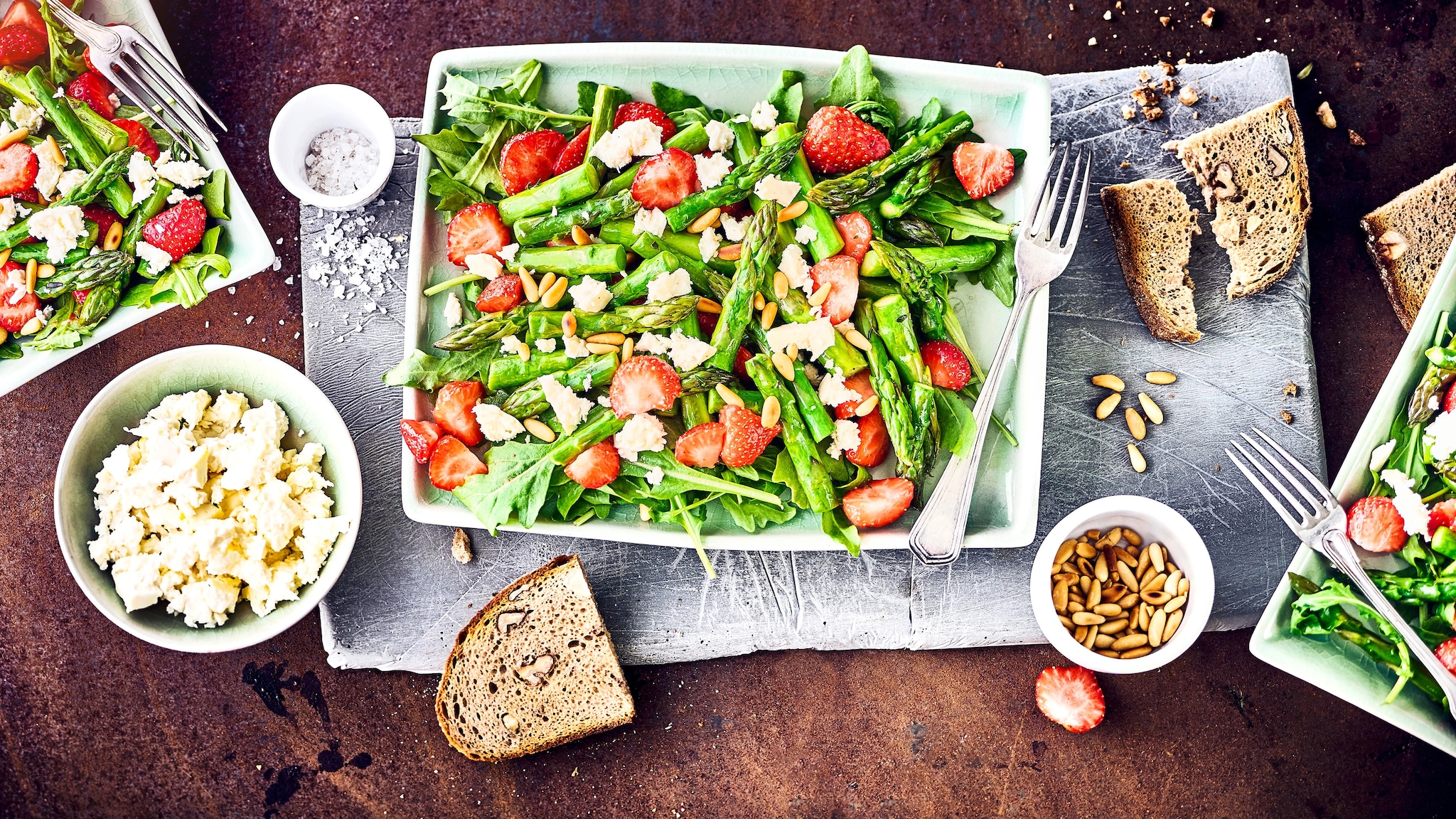 Blattsalat mit Spargel