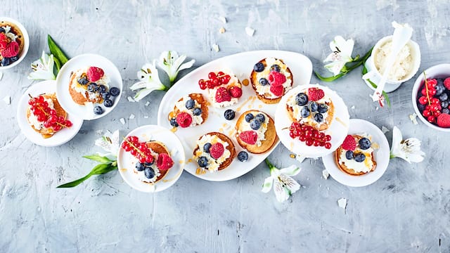 Blini mit Beeren