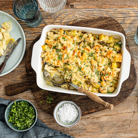 Zarter Blumenkohl lässt sich mit frischen Zutaten im Handumdrehen in einen leckeren Auflauf verwandeln. Kosten Sie die Blumenkohlauflauf-Rezepte von EDEKA!