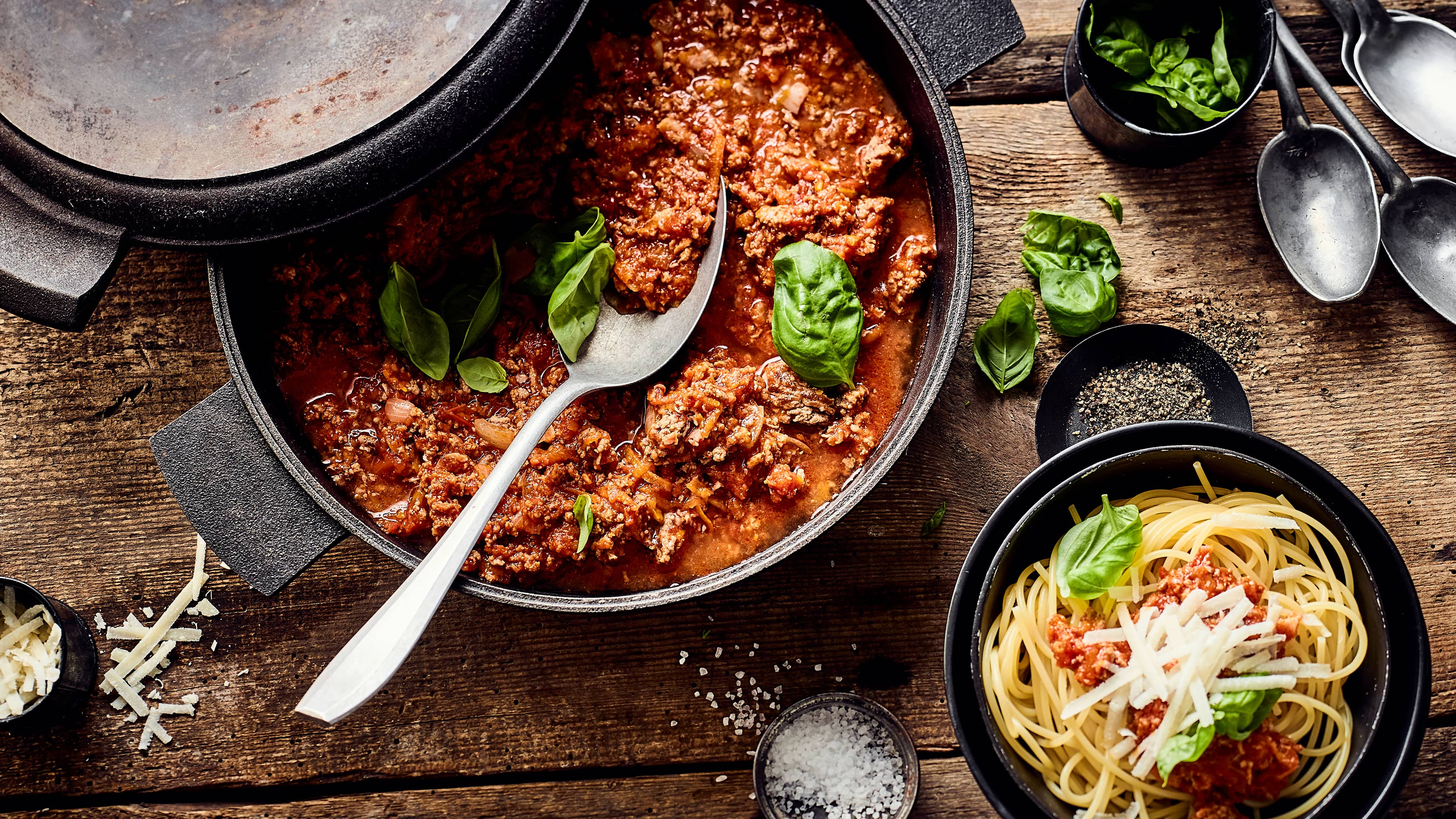 Bolognese Dutch-Oven - Rezept | EDEKA