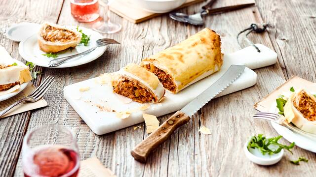 Bolognese-Strudel