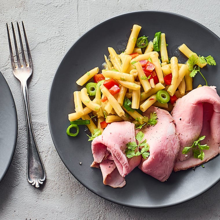 Braten mit Wachsbohnensalat