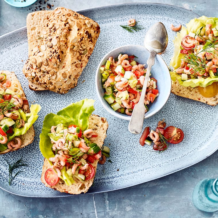 Brötchen mit Krabbensalat