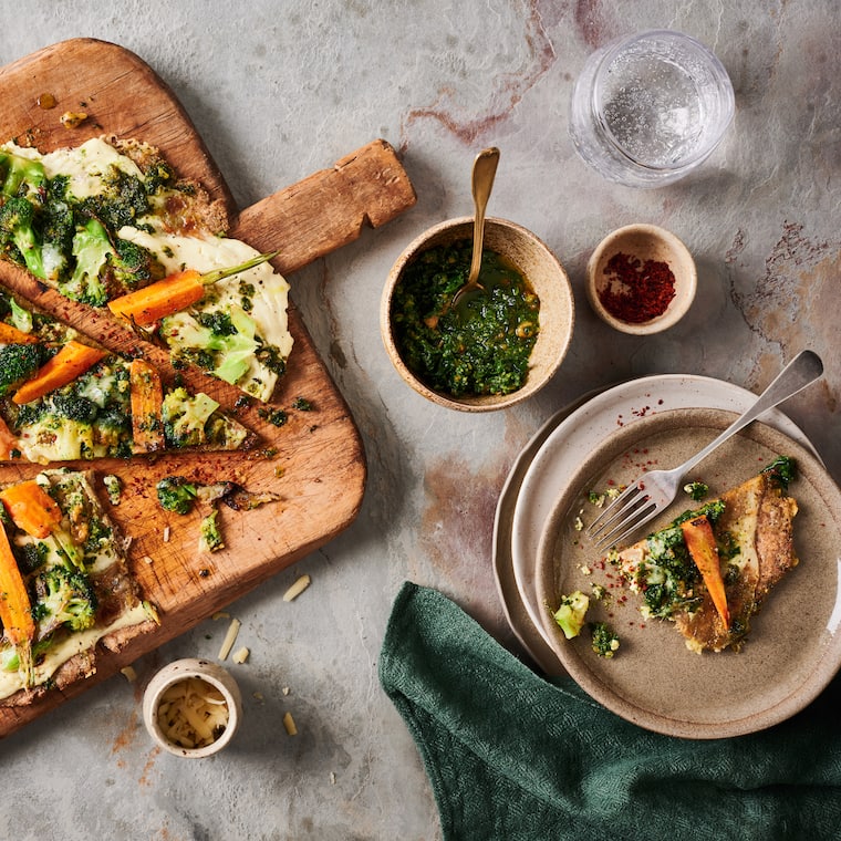 Brokkoli-Pizza mit Grünkohl-Pesto