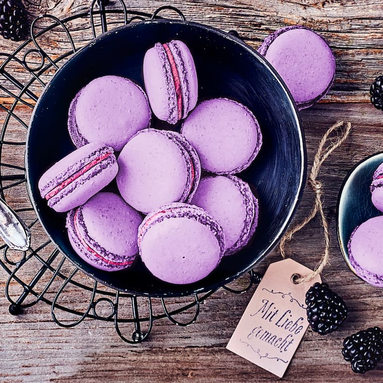 Brombeer-Macarons