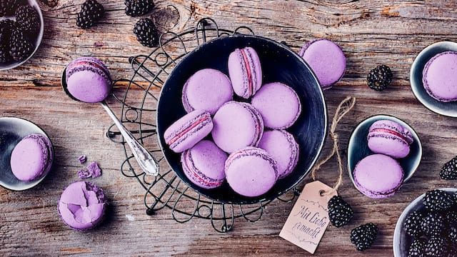 Brombeer-Macarons