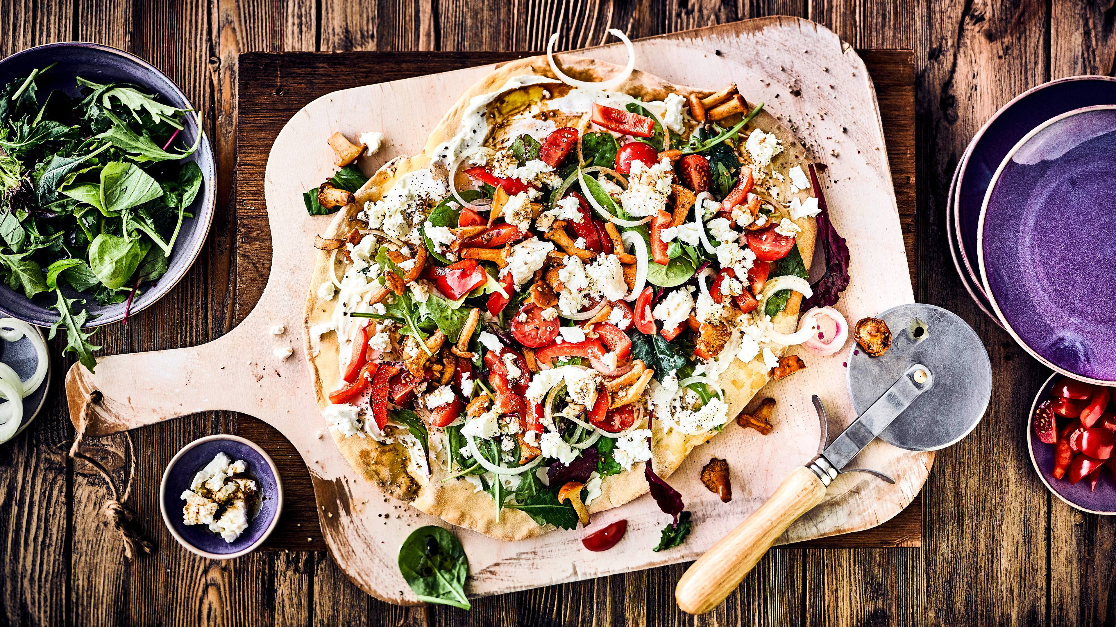 Bunte Salatpizza - Rezept | EDEKA