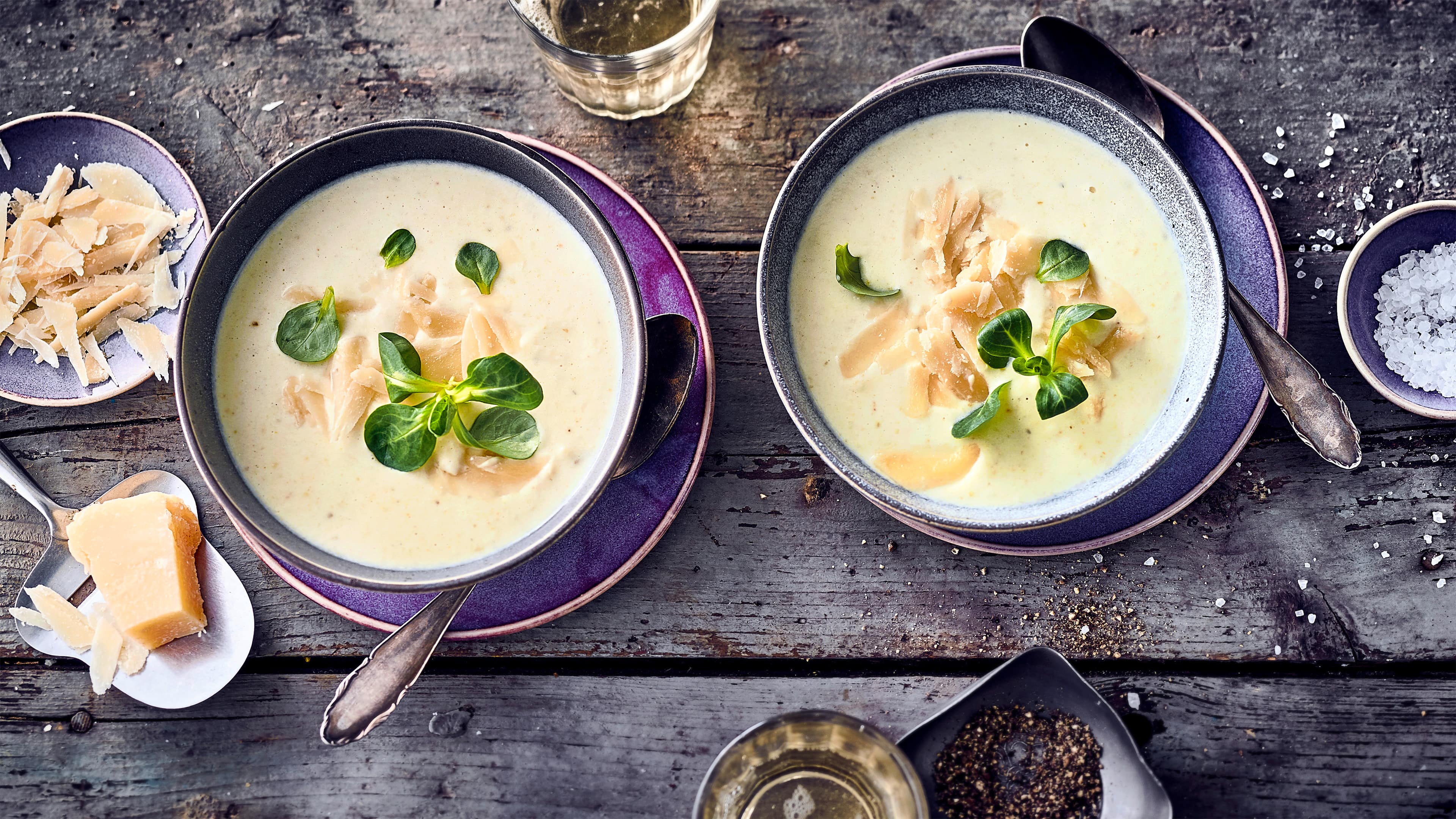 Chicoréesuppe mit Parmesan - Rezept | EDEKA