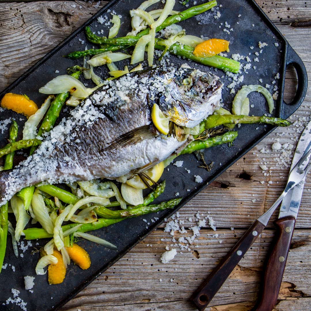 Dorade in der Salzkruste - Rezept | EDEKA