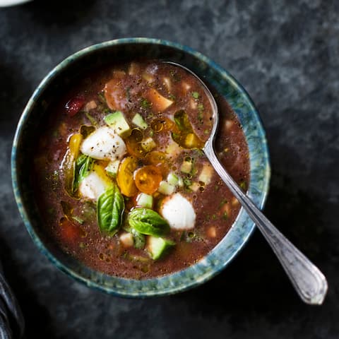 Gazpacho Caprese\t