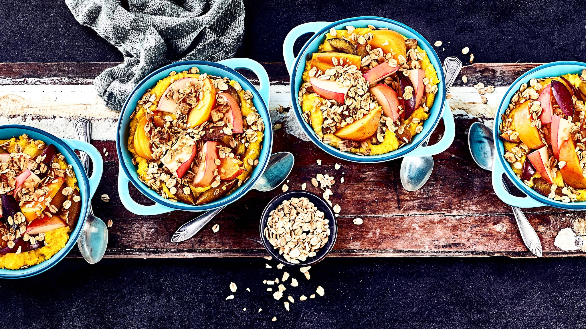 Pflaumen-Kaki-Crumble