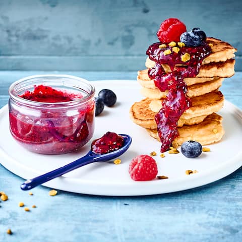 Eine genussvolle Ernährung mit reduziertem Anteil an Kohlenhydraten ist mit unserem Eiweiß-Pancakes-Rezept problemlos möglich. Überzeugen Sie sich selbst!