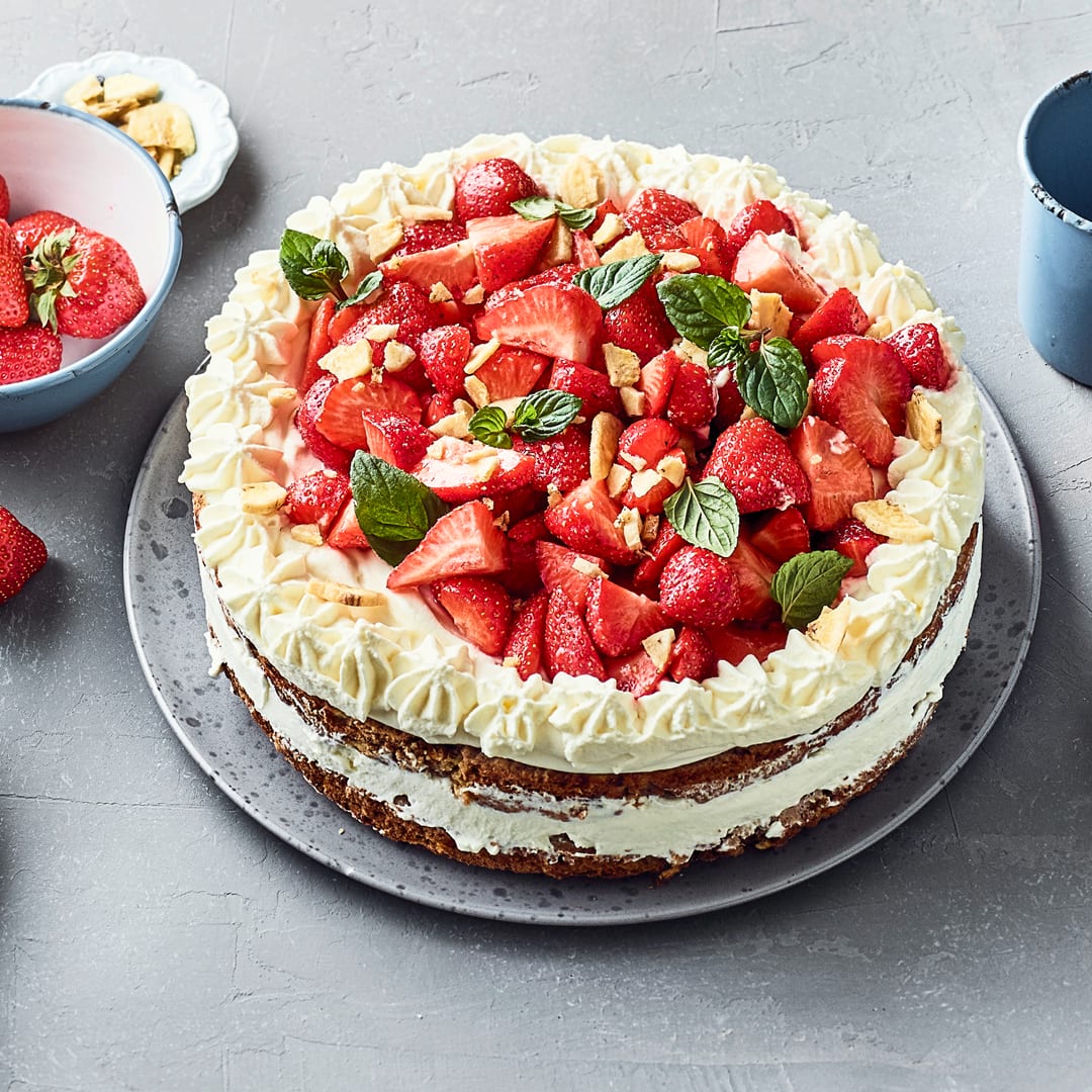 Himbeer-Erdbeer-Torte - Rezept | EDEKA