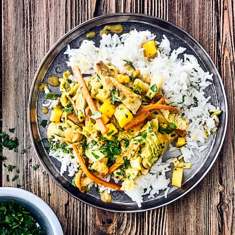Exotische Mango-Gemüsepfanne