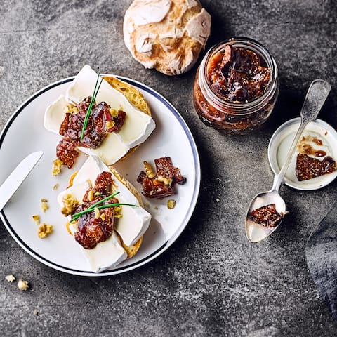 Kochen Sie sich einen leckeren Dip – mit unserem Feigen-Chutney-Rezept! Die marokkanisch gewürzte Soße eignet sich auch hervorragend zum Verschenken.
