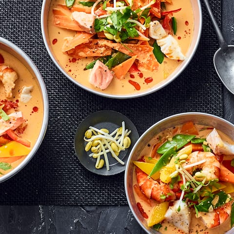Bereiten Sie unser leckeres Curry mit Fischfilet und allerlei Gemüse zu. Zitronengras, Ingwer, Curry und Chili sorgen für eine asiatische Note.