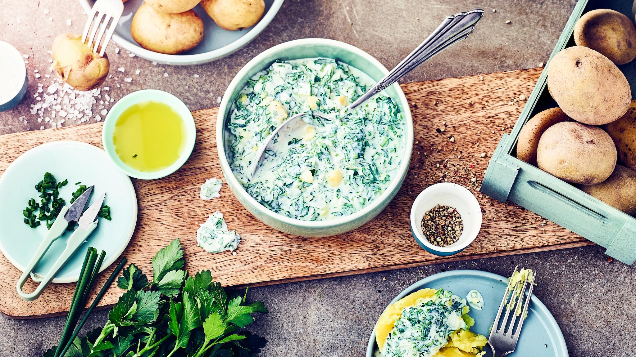 Frankfurter grüne Sauce mit Kartoffeln und Petersilie