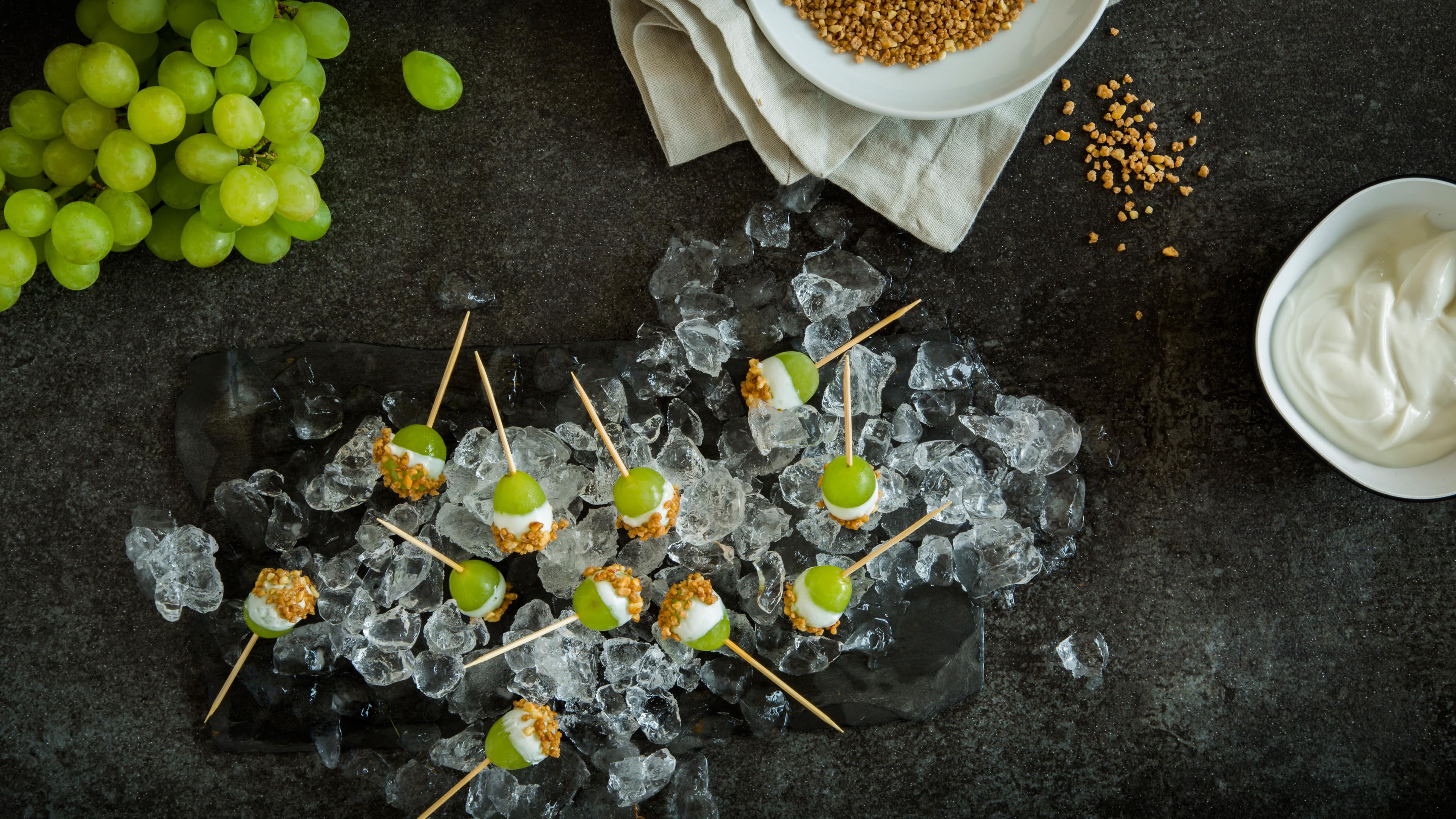 Froyo-Trauben mit Krokant - Rezept | EDEKA