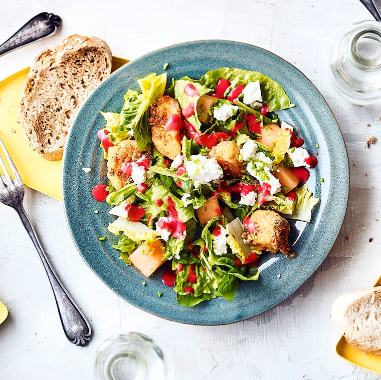 Fruchtiger Salat mit Fisch