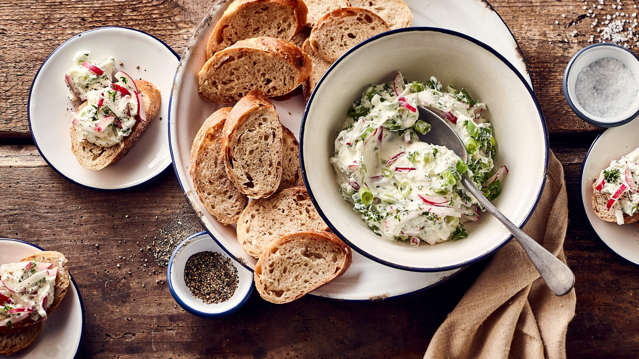 Frühlingsquark mit Radieschen