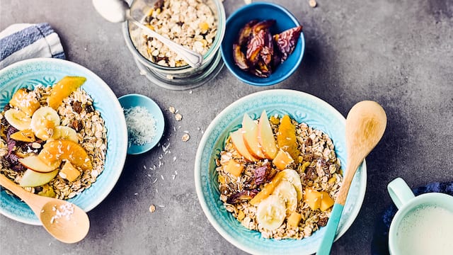 Frühstücksmüsli mit Milch