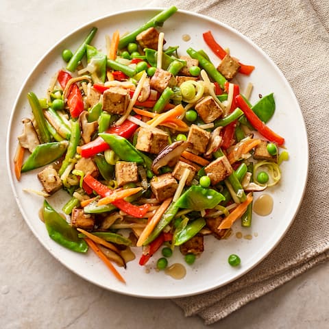 Gebratenes Gemüse mit Tofu
