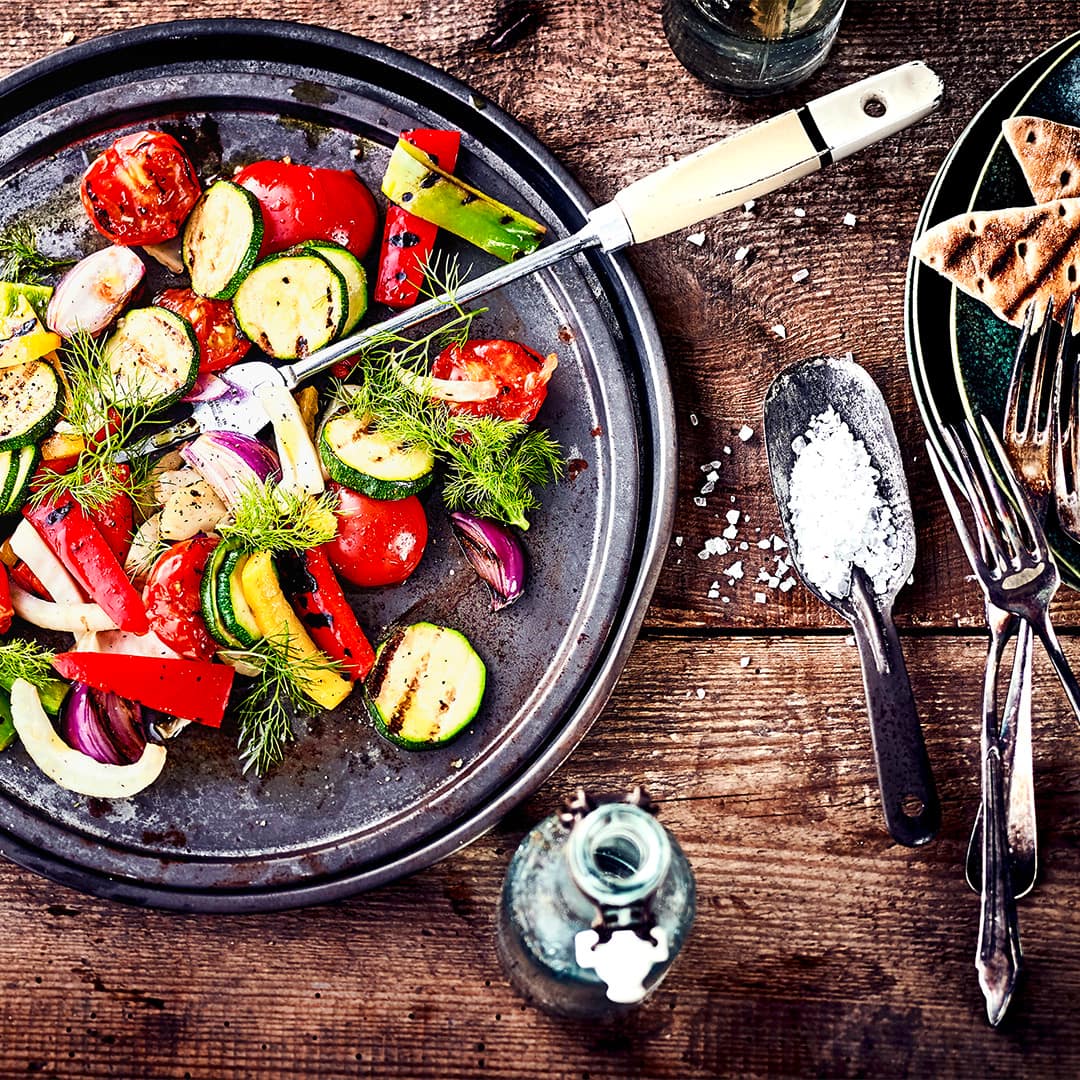 Vegetarische gemüsespieße grillen