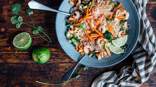 Glasnudelsalat mit Garnelen