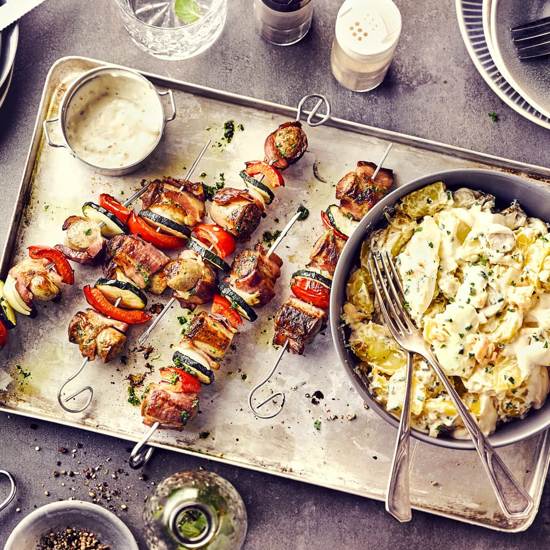 Grillspieß an Kartoffelsalat