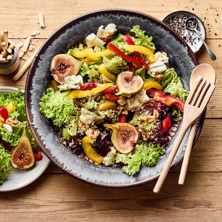 Grüner Salat mit Gorgonzola