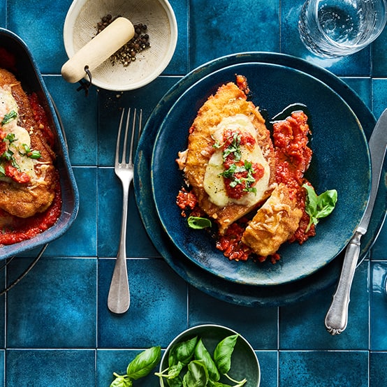 Hähnchenbrust Parmigiana mit Mozzarella