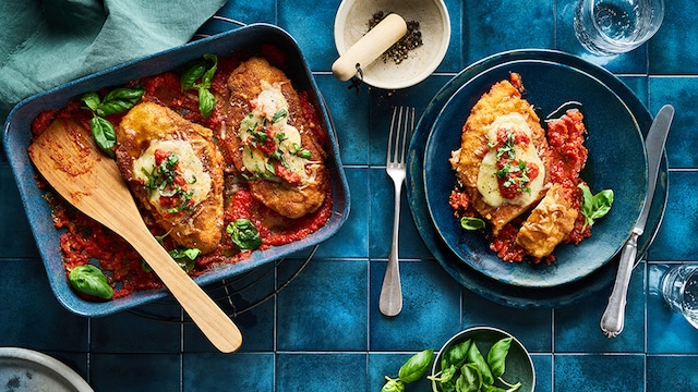 Hähnchenbrust Parmigiana mit Mozzarella 