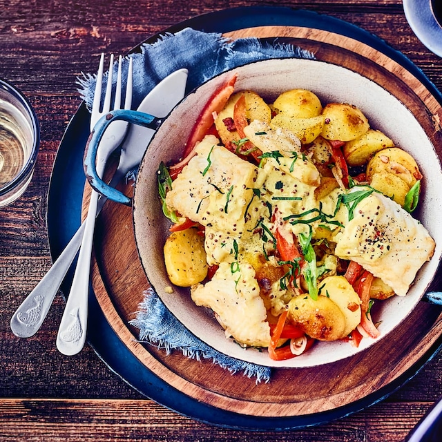 Mit Kartoffeln, Speck und etwas Gemüse zaubern Sie bei unserem Hechtfilet in selbstgemachter Senfsauce hier Ruckzuck ein schnelles Mittagessen!