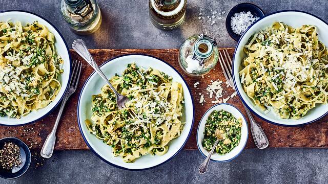 Pesto mit heimischen Zutaten