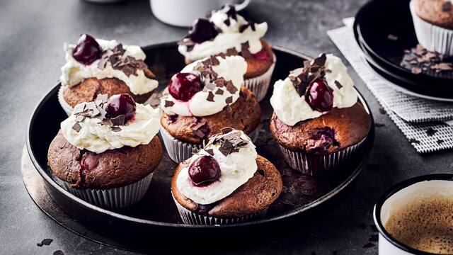 Muffins mit Kirschen