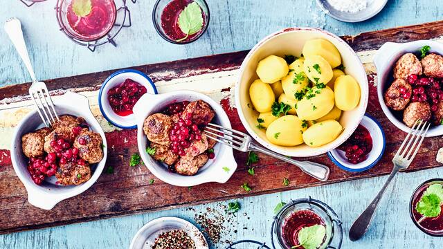 Köttbullar mit Fruchtsauce