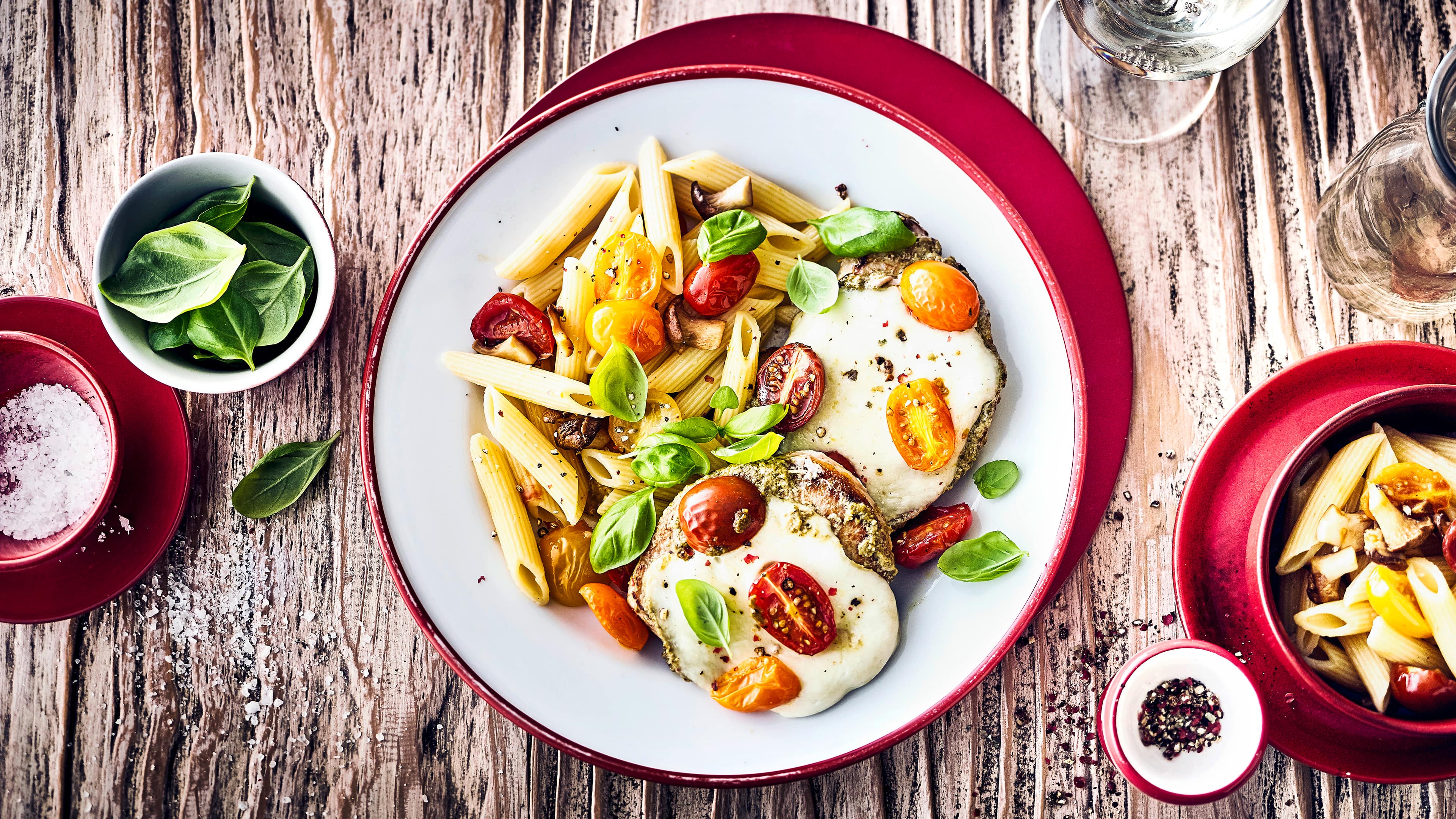 Mozzarella-Steak mit Penne