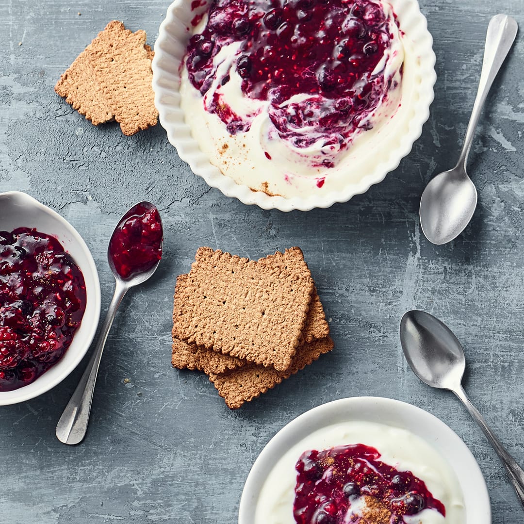 Joghurtdessert mit Früchten - Rezept | EDEKA