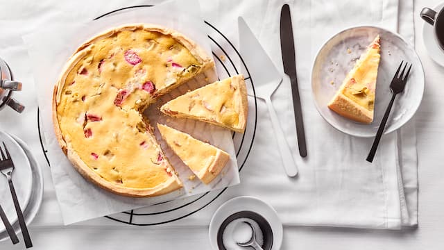 Käsekuchen mit Rhabarber