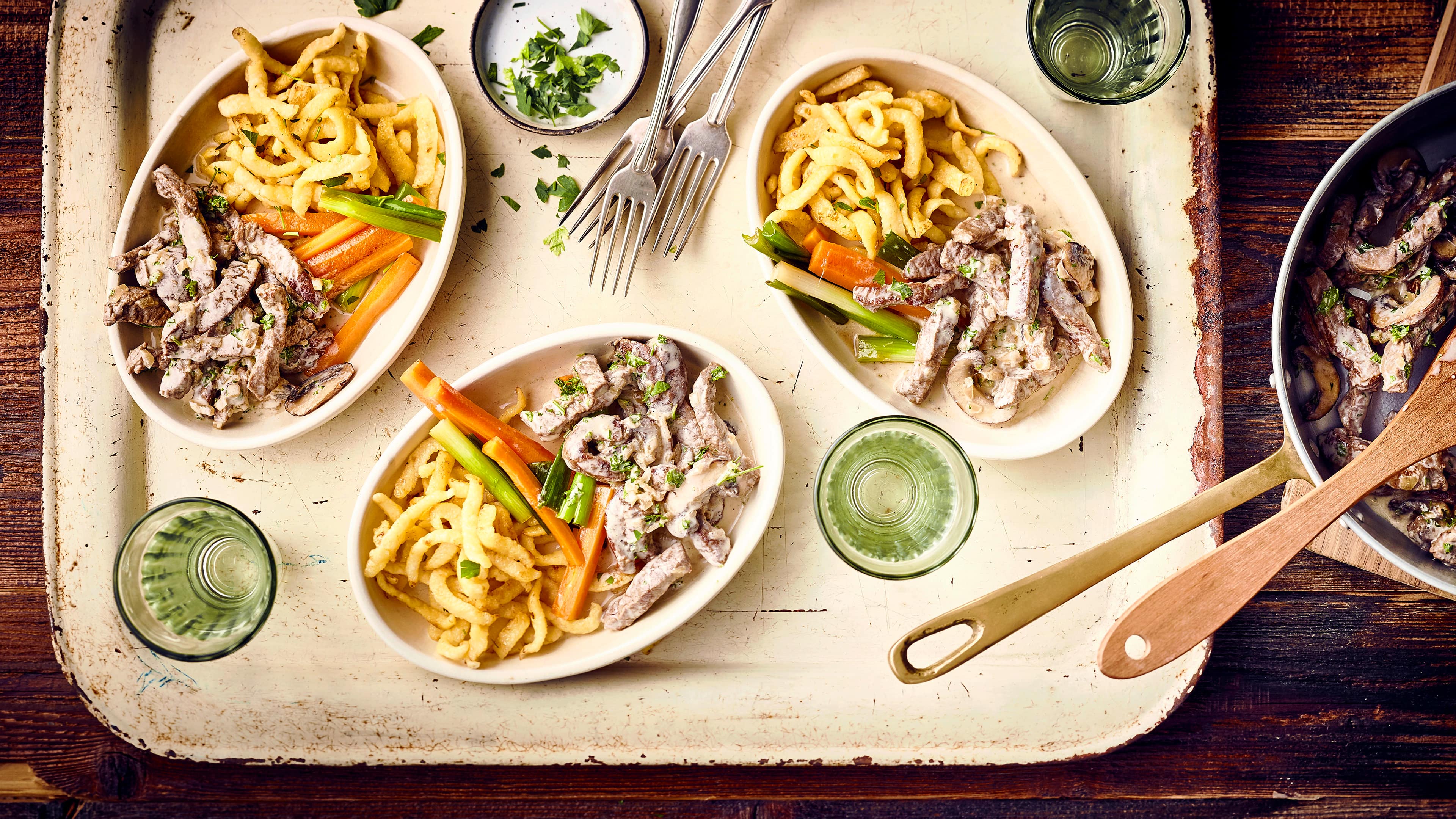 Kalbsgeschnetzeltes mit Gemüse - Rezept | EDEKA